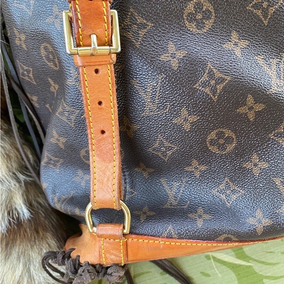 LV Louis Vuitton GM Montsauris Backpack - Picture 9 of 10